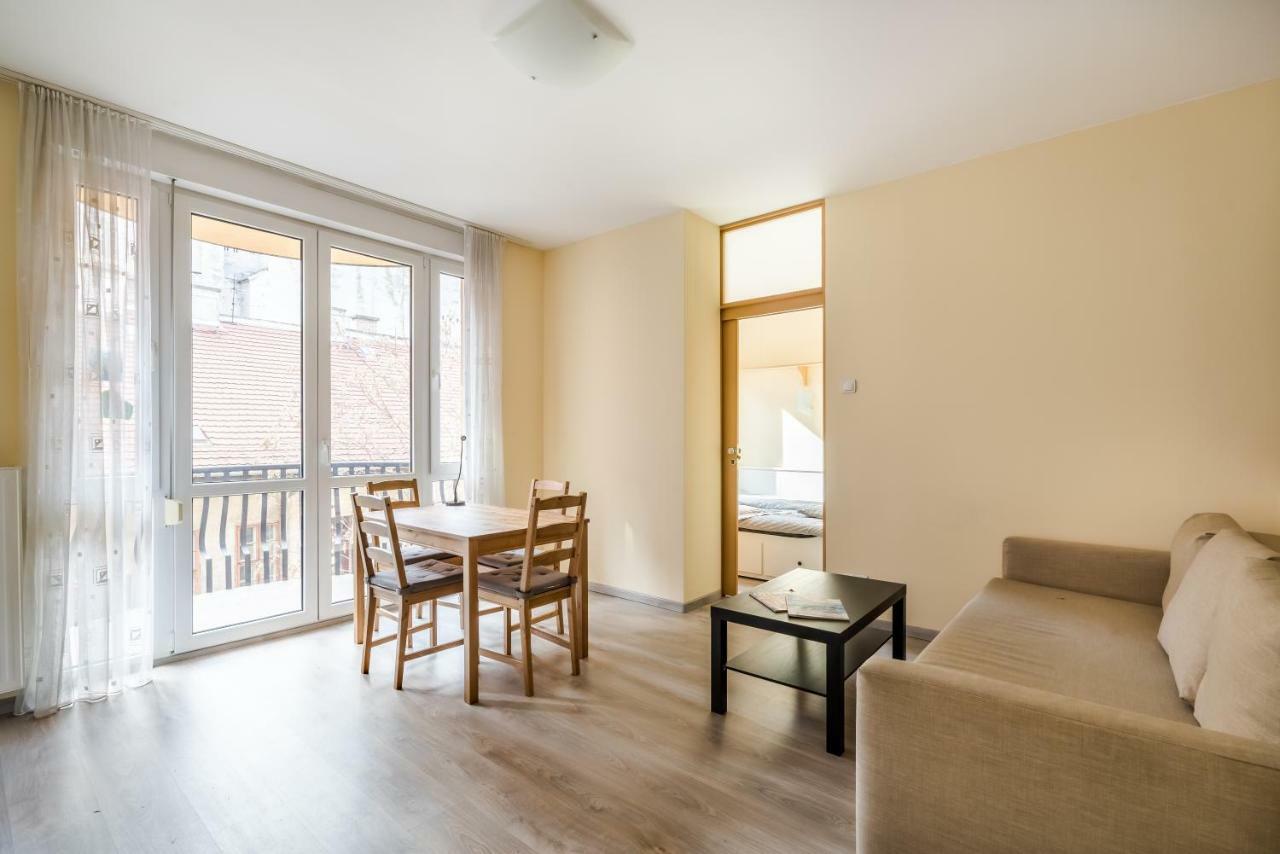 דירות בודפשט Bpr Vivid Downtown Vibe With Balcony מראה חיצוני תמונה