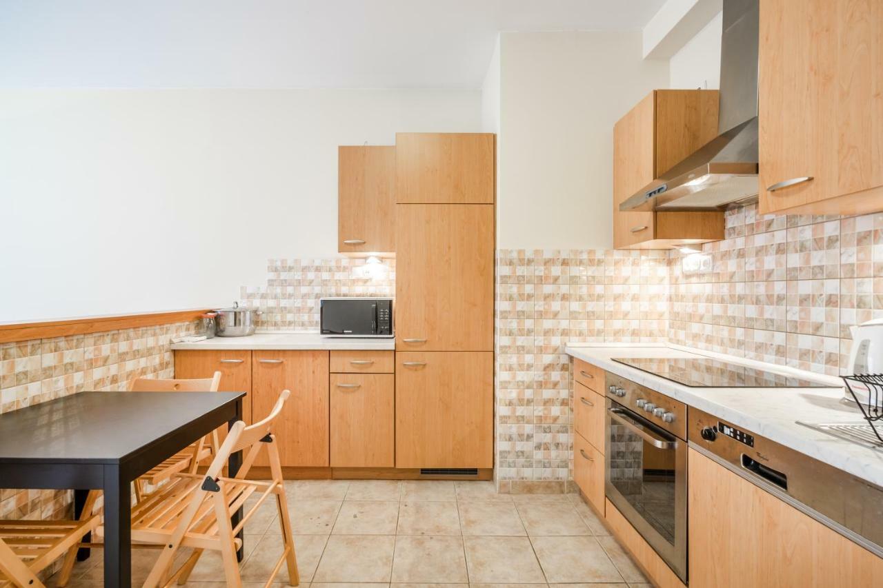 דירות בודפשט Bpr Vivid Downtown Vibe With Balcony מראה חיצוני תמונה